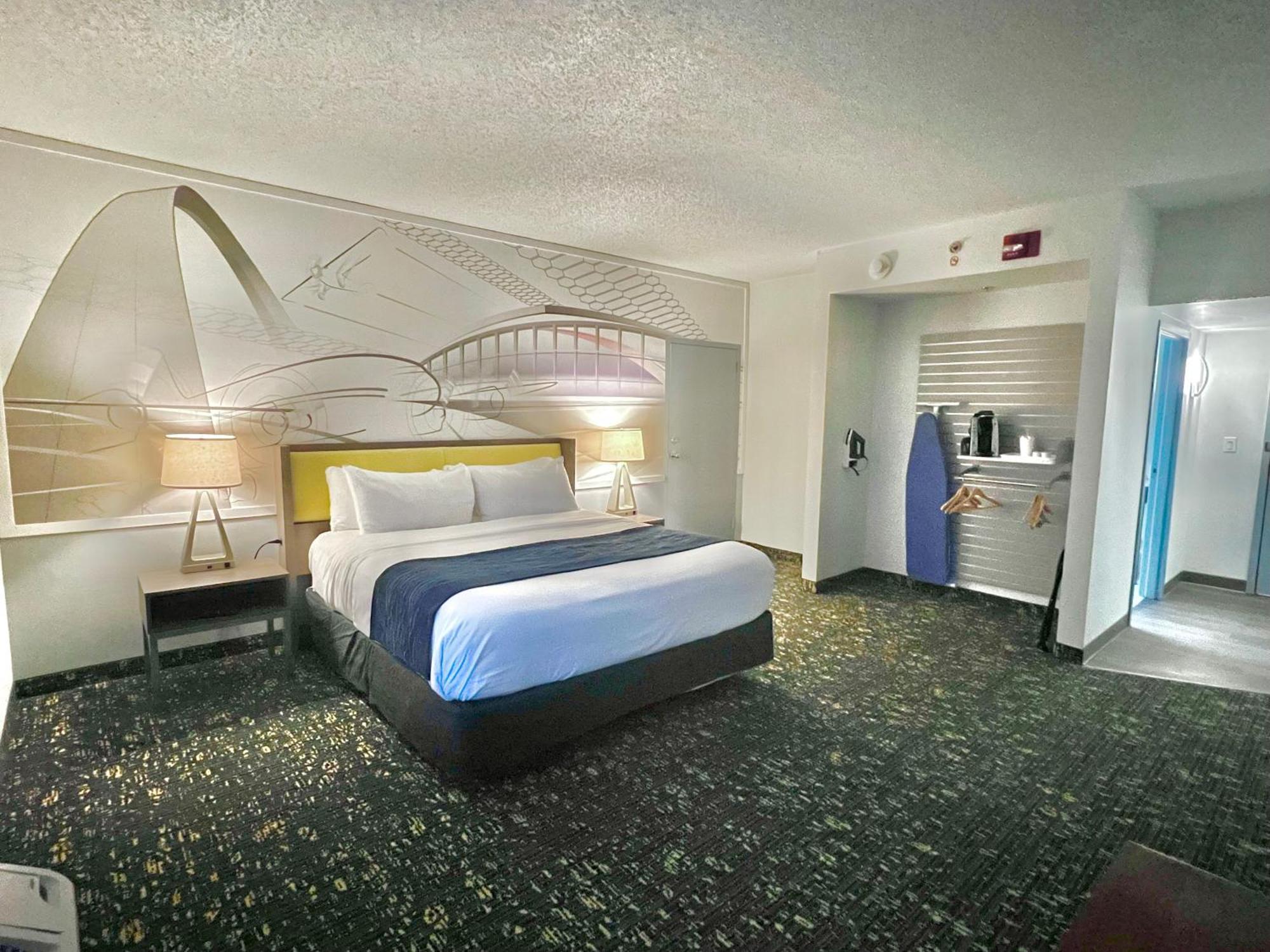Saint Louis Airport Hotel Woodson Terrace Exterior photo