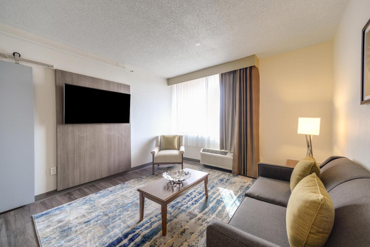 Saint Louis Airport Hotel Woodson Terrace Exterior photo